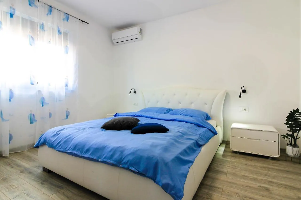 Modern Villa Maeni With Private Pool In Pula Croatia