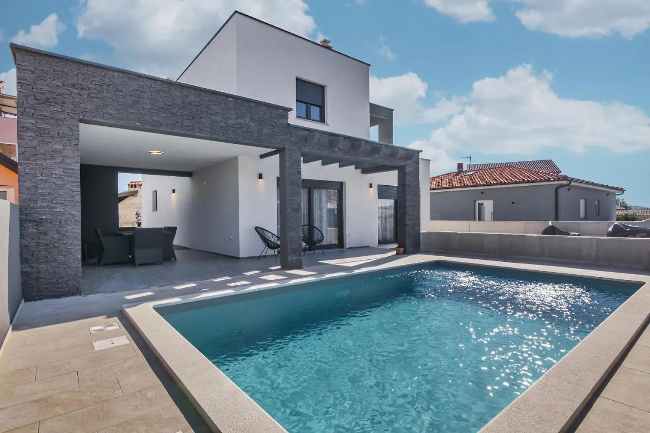 Modern Villa Maeni With Private Pool In Pula 0*,