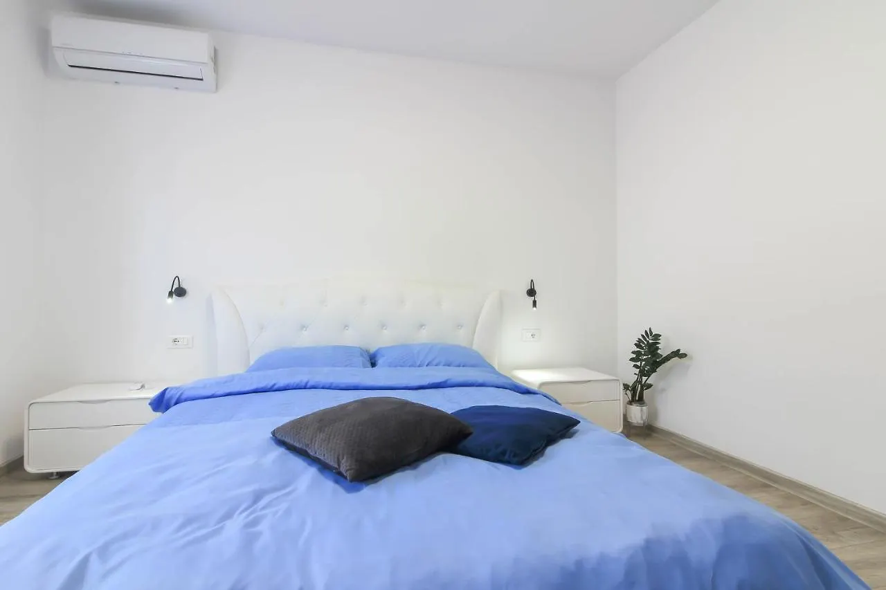 Modern Villa Maeni With Private Pool In Pula 0*,