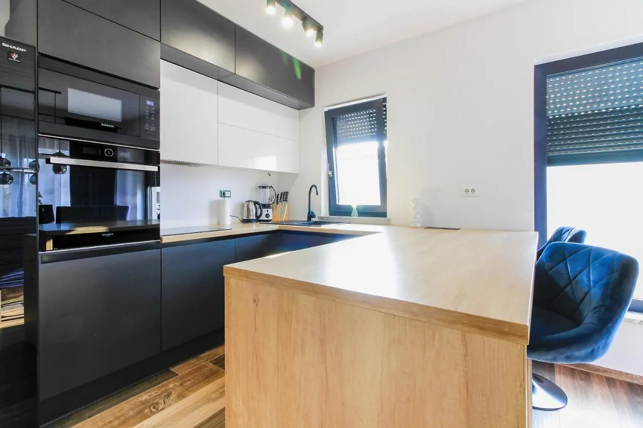 Modern Villa Maeni With Private Pool In Pula