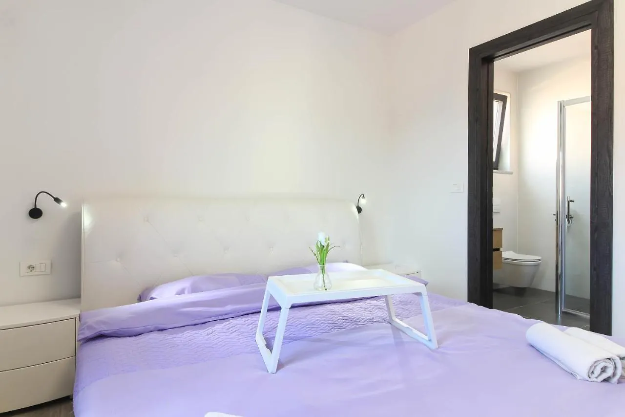 Modern Villa Maeni With Private Pool In Pula