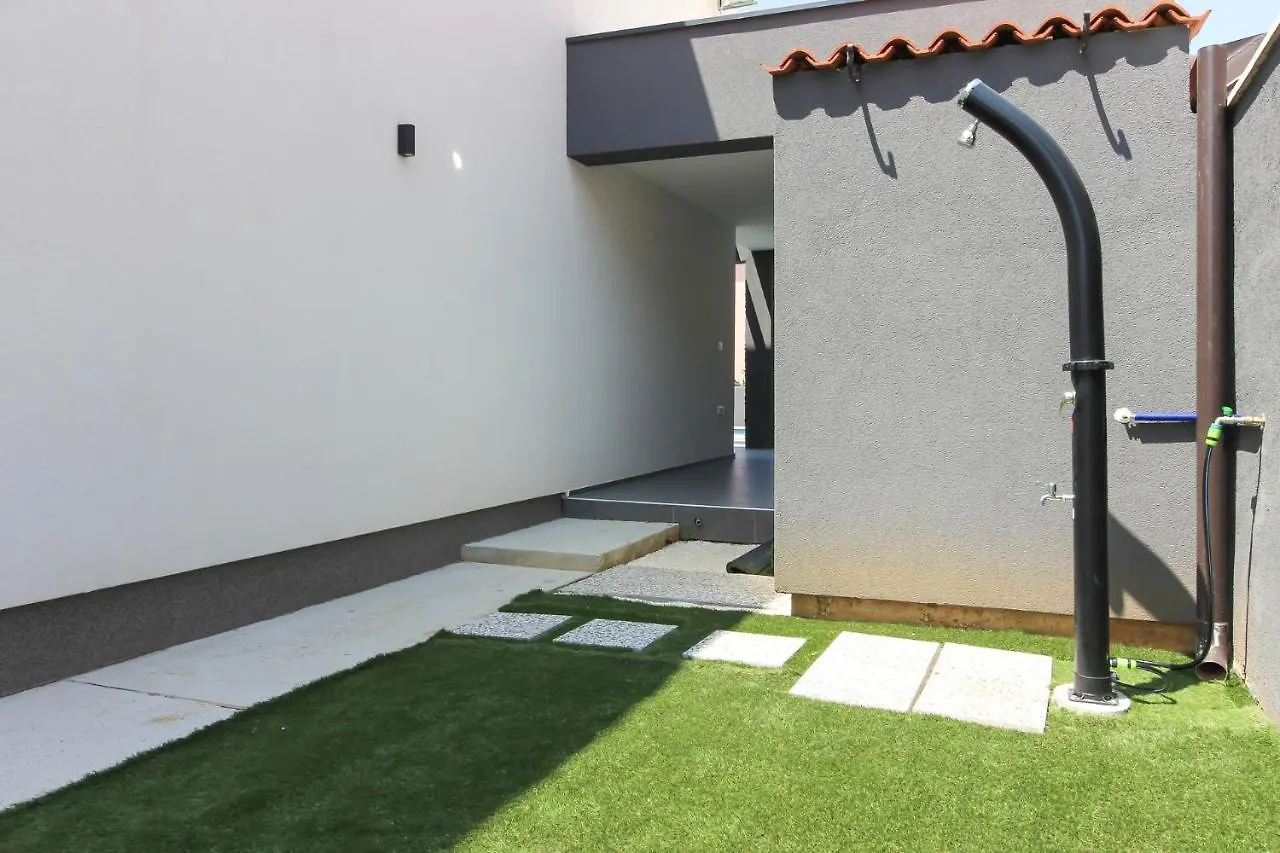Modern Villa Maeni With Private Pool In Pula Croatia