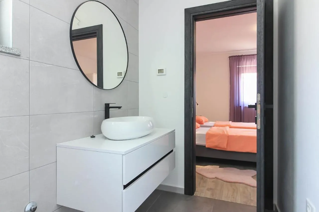 Modern Villa Maeni With Private Pool In Pula