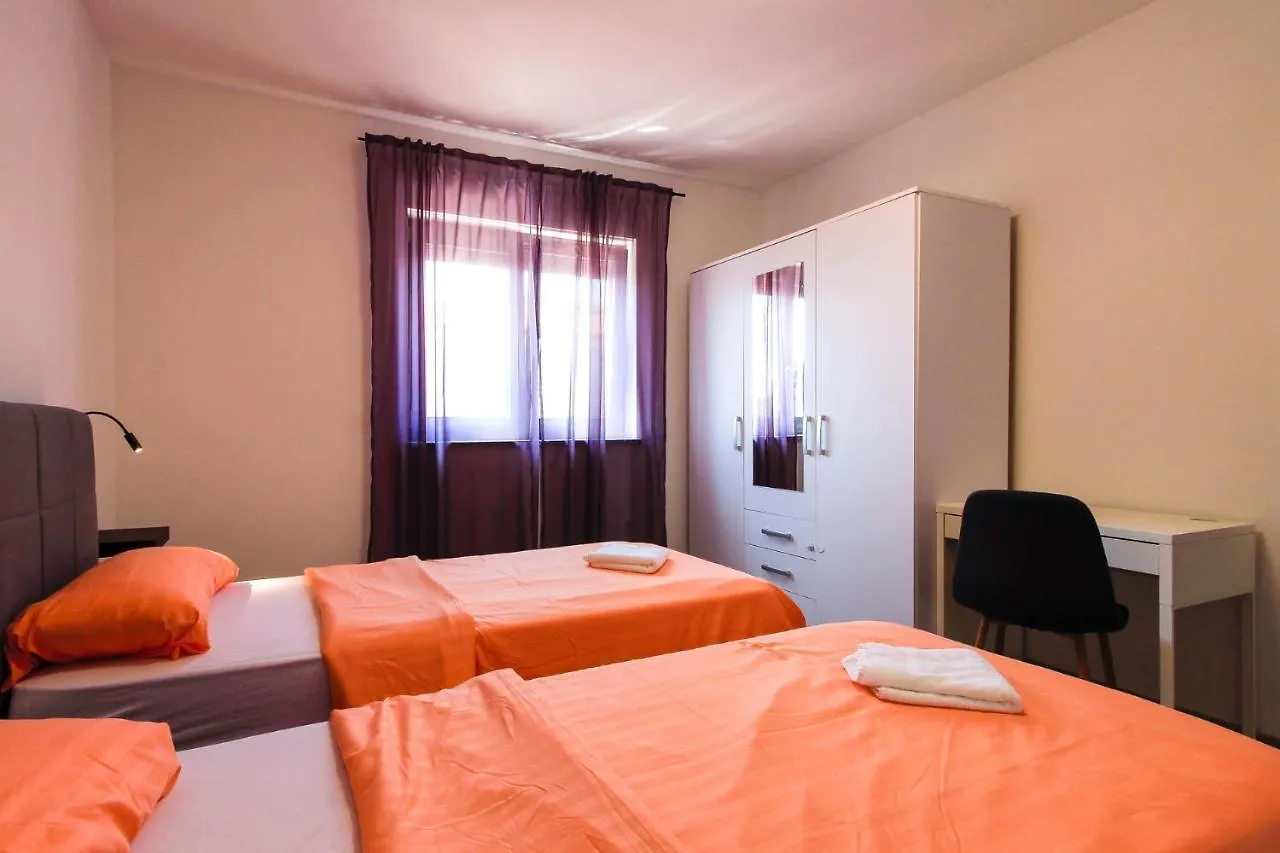 Modern Villa Maeni With Private Pool In Pula